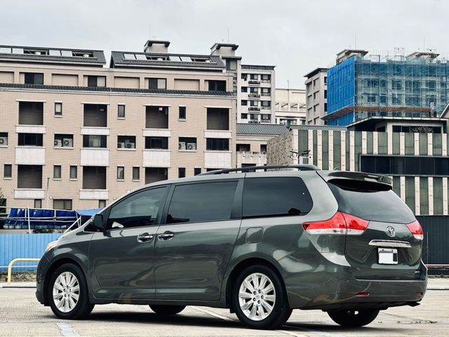 Toyota Sienna  第7張相片