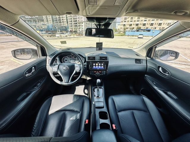 Nissan Tiida  第10張相片