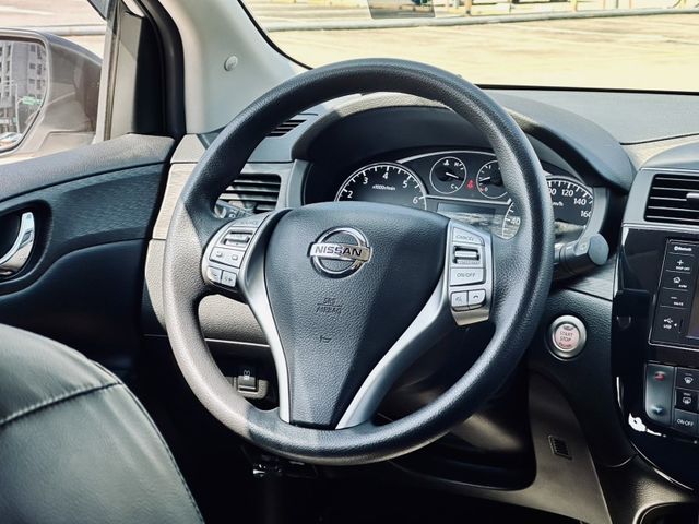 Nissan Tiida  第14張相片