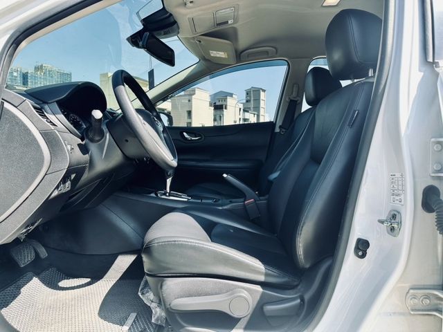 Nissan Tiida  第16張相片