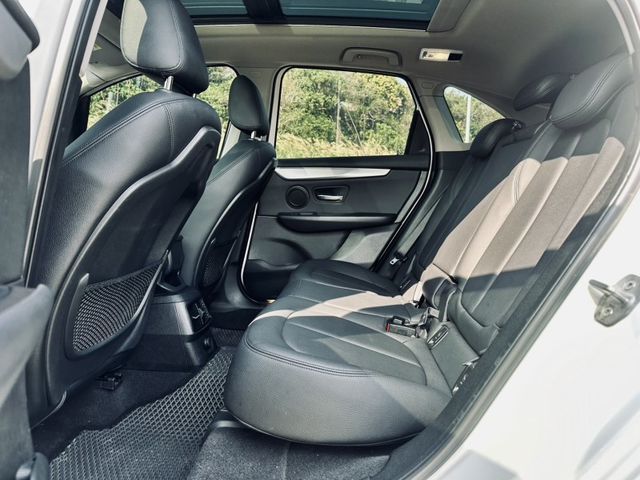 BMW/ 寶馬 218i  第14張相片
