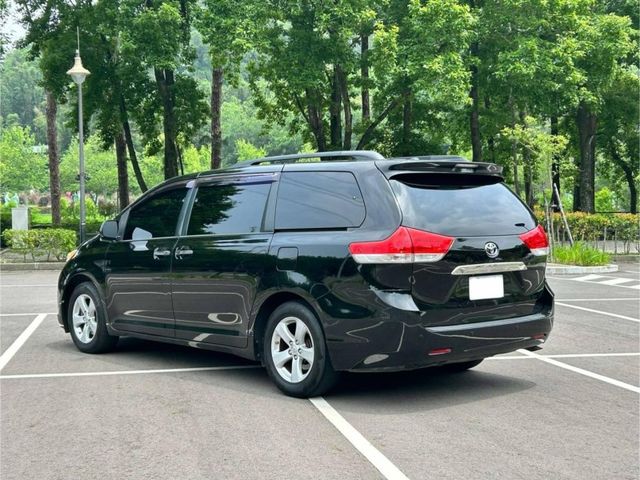 Toyota Sienna  第3張相片