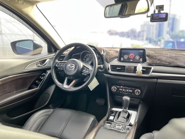Mazda Mazda3  第7張相片