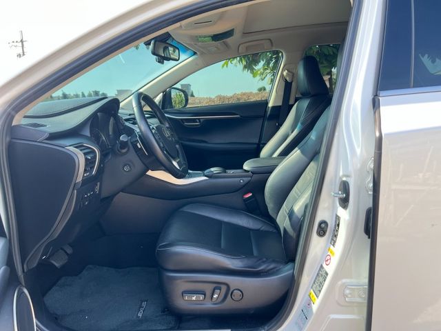 Lexus NX  第6張相片