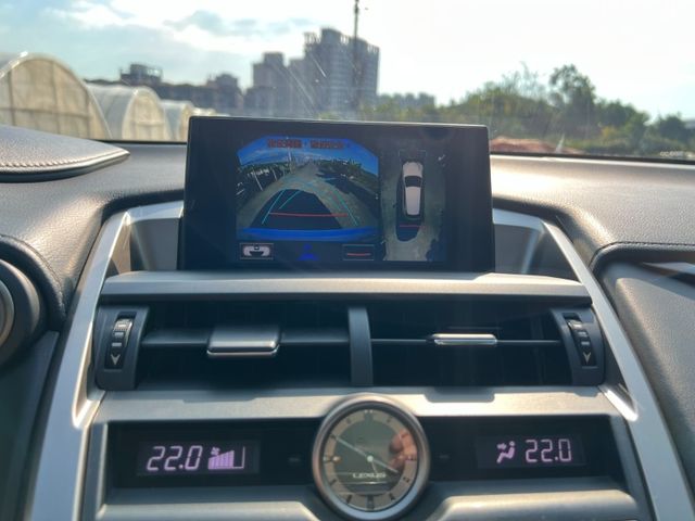 Lexus NX  第11張相片