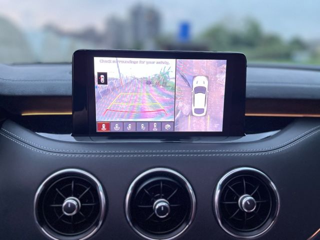 Kia Stinger  第11張相片