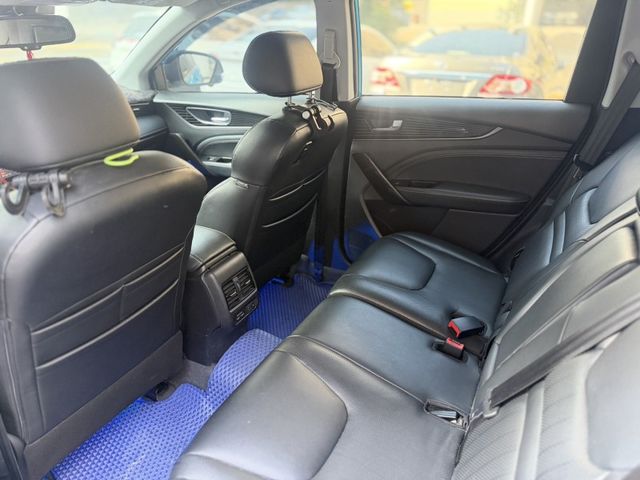 Luxgen URX  第1張相片