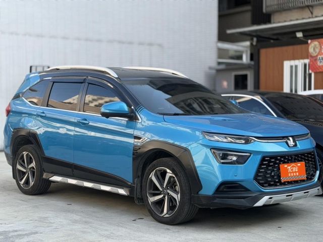 Luxgen URX  第4張相片