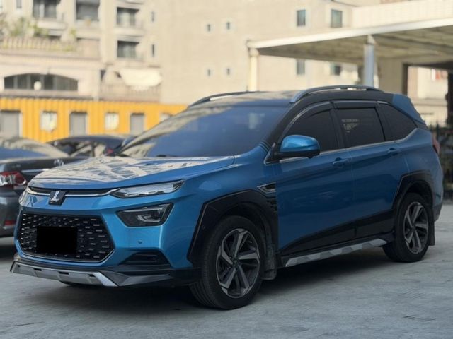 Luxgen URX  第5張相片