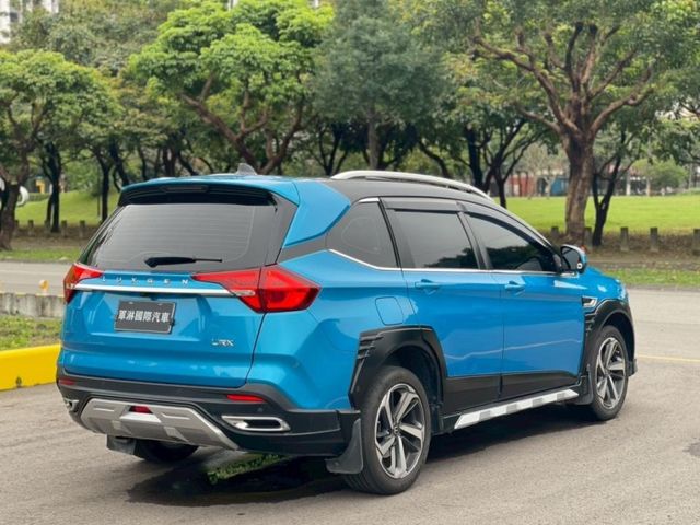 Luxgen URX  第6張相片