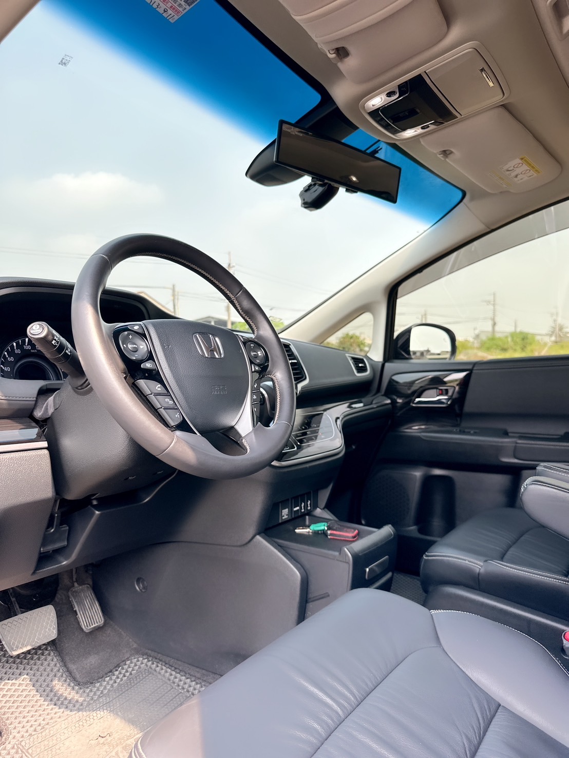 2018年 HONDA ODYSSEY APEX版  【日本原裝七人座】頂級座駕體驗~市場稀少~正七人座~CP值最高休旅車~家庭用車or迎賓禮車~第一首選!  第10張相片
