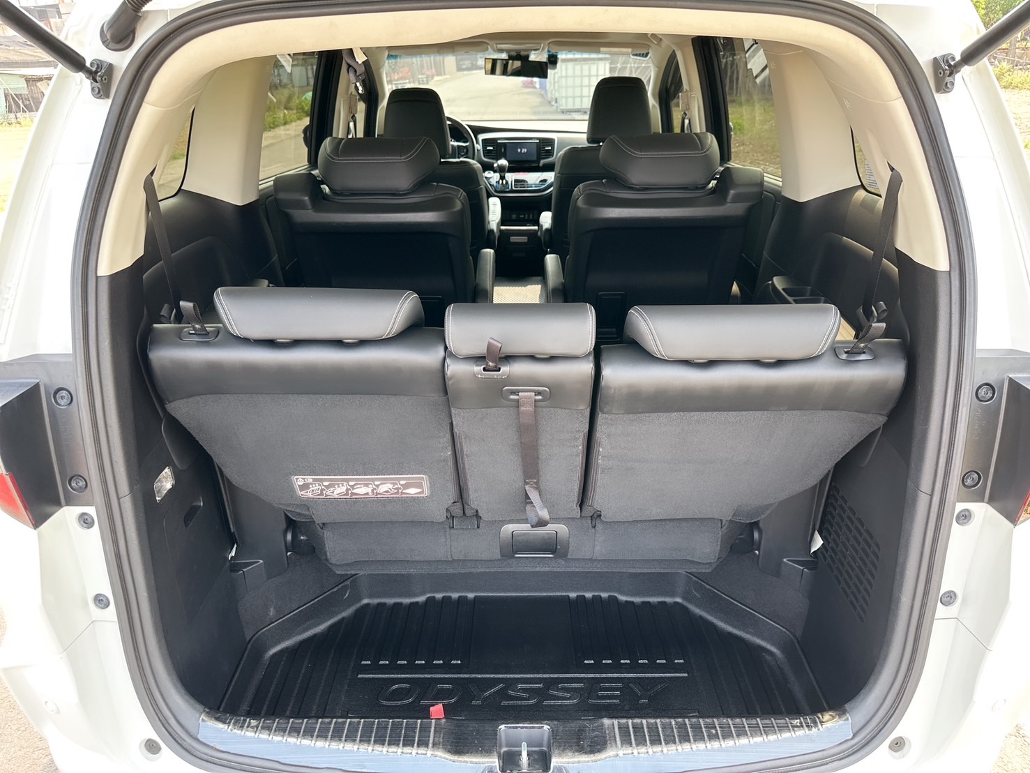 2018年 HONDA ODYSSEY APEX版  【日本原裝七人座】頂級座駕體驗~市場稀少~正七人座~CP值最高休旅車~家庭用車or迎賓禮車~第一首選!  第18張相片