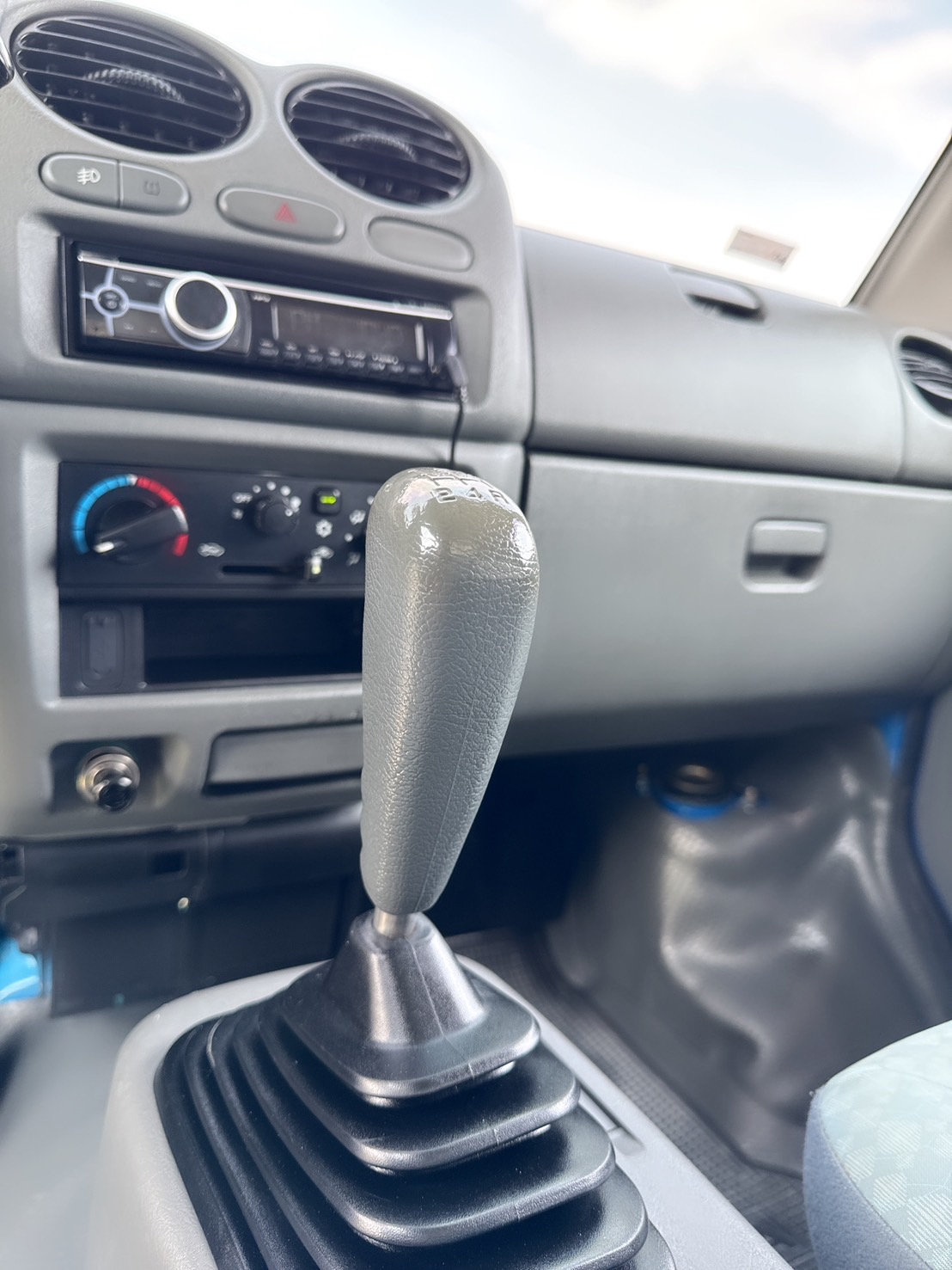2017年 中華菱利 1.3L 貨車   手排-2WD-『超值美車❖里程保證』  載貨空間大，省油省稅金，拚經濟的好車  初創老闆or商務運輸~發財車第一首選!  第9張相片