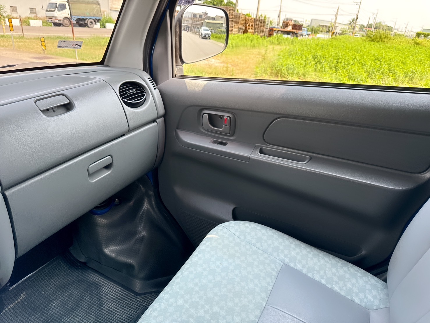2017年 中華菱利 1.3L 貨車   手排-2WD-『超值美車❖里程保證』  載貨空間大，省油省稅金，拚經濟的好車  初創老闆or商務運輸~發財車第一首選!  第10張相片