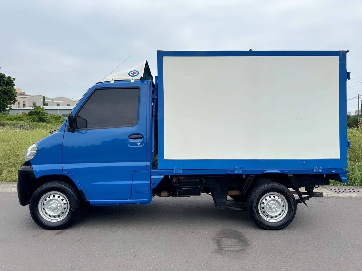 2016年 1.3 L 手排 菱利貨車   里程保證-2WD-塑鋁板廂  省油省稅金~工作賺錢好幫手~商用賺錢最佳發財工具~第一首選~  第6張相片