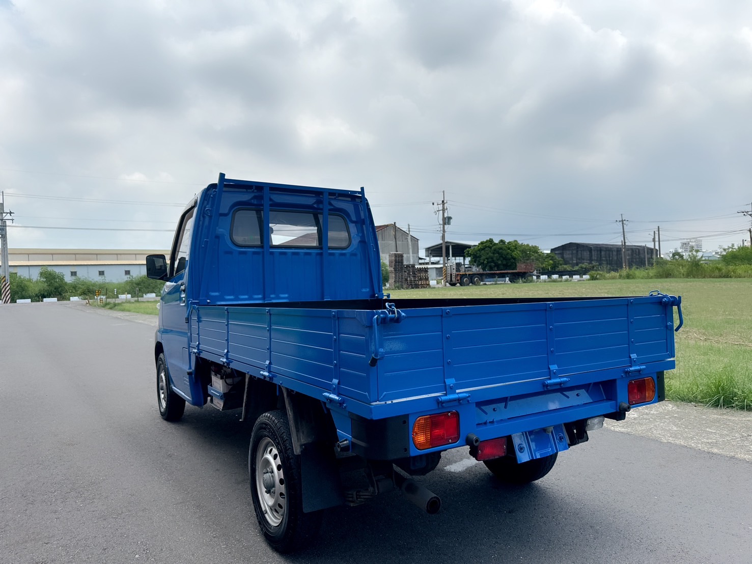 2021年 A190 菱利貨車 手排  1.5L 新引擎-2WD~大馬力高扭力~省油省稅金~工作賺錢好幫手   載貨空間大~輕商第一首選~  第3張相片