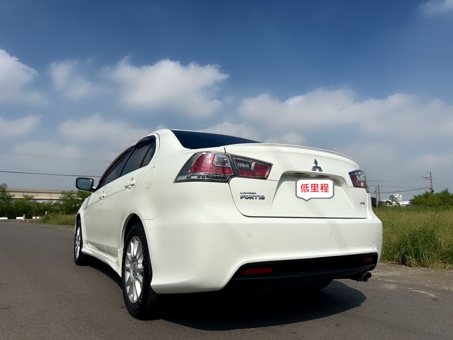 2011年 三菱 LANCER FORTIS iO版  低里程~年均里程7700公里~空間寬敞~乘坐舒適~動力充足~原廠空力型~操控穩定~熱門車款~市區通勤還是熱血操駕~優質代步首選~  第3張相片