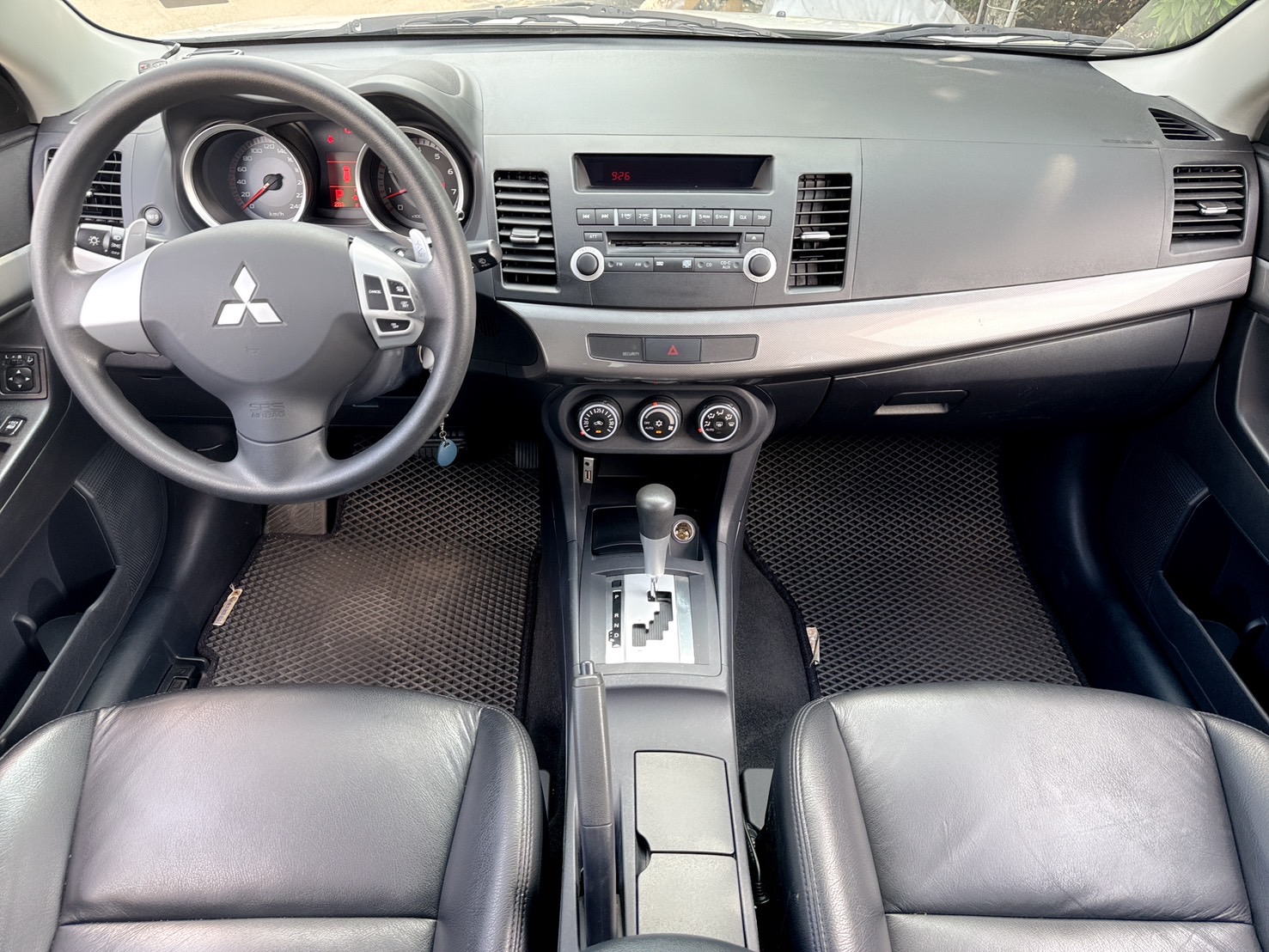2011年 三菱 LANCER FORTIS iO版  低里程~年均里程7700公里~空間寬敞~乘坐舒適~動力充足~原廠空力型~操控穩定~熱門車款~市區通勤還是熱血操駕~優質代步首選~  第5張相片