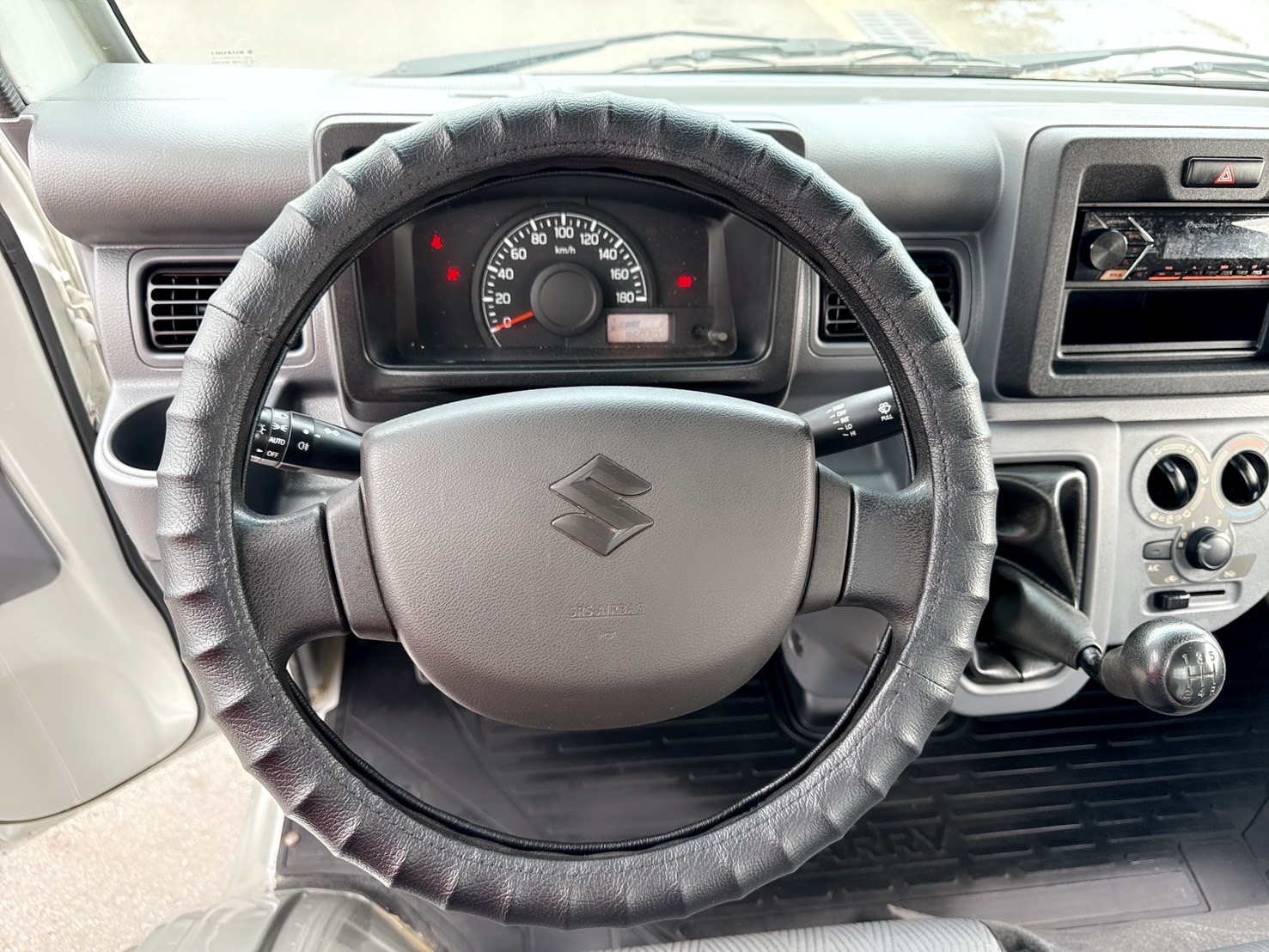2019年 SUZUKI CARRY 1.5L 貨車  搭載木床貨斗~耐載~耐用~耐操~  大馬力~載貨空間大~妥善率高~同級貨車最小迴轉半徑~靈活配送~初創老闆or商務運輸首選發財車~  第11張相片