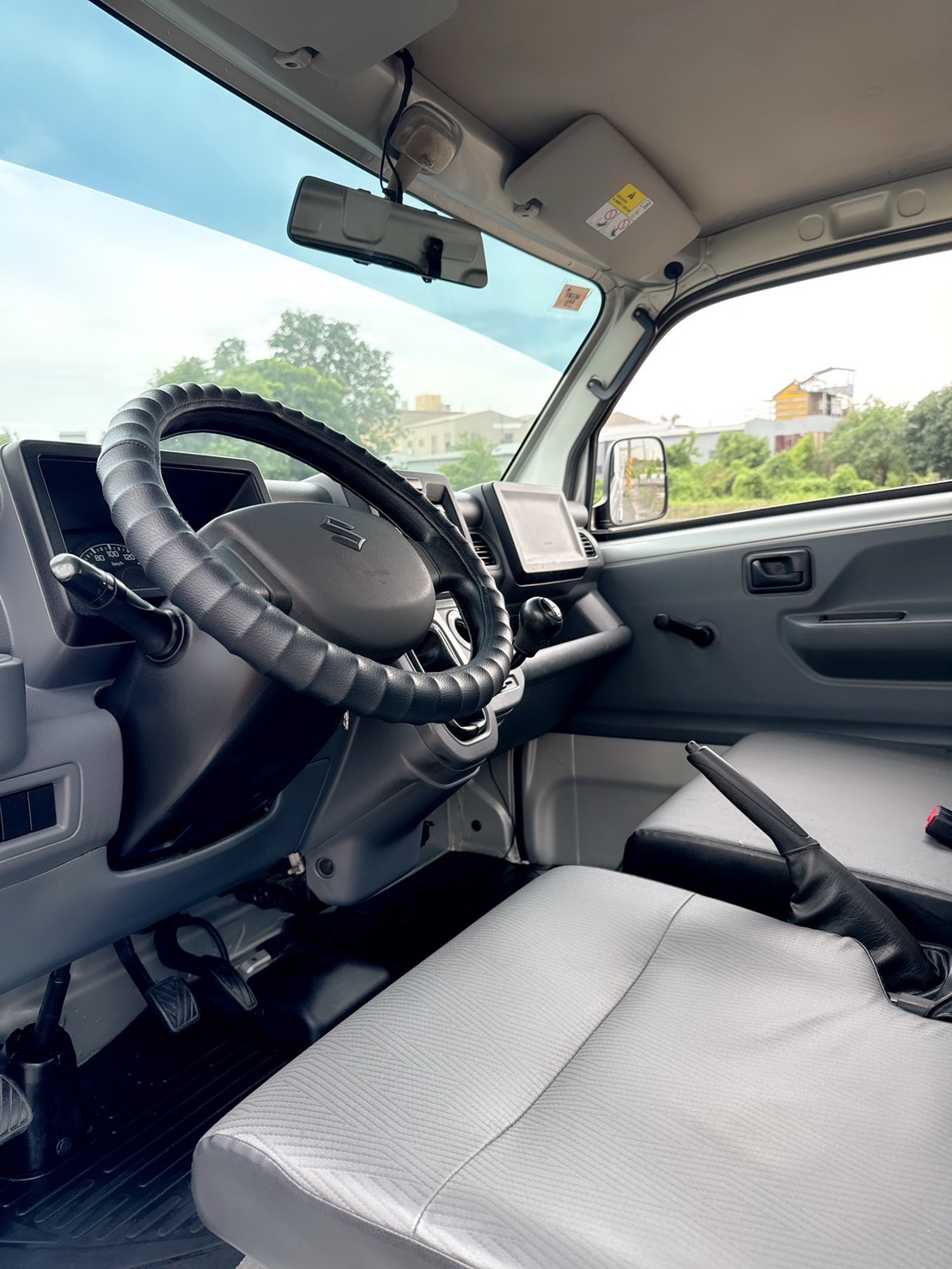 2019年 SUZUKI CARRY 1.5L 貨車  搭載木床貨斗~耐載~耐用~耐操~  大馬力~載貨空間大~妥善率高~同級貨車最小迴轉半徑~靈活配送~初創老闆or商務運輸首選發財車~  第12張相片