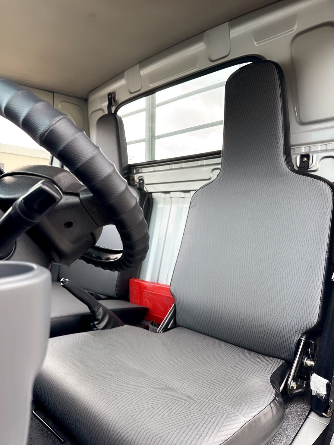 2019年 SUZUKI CARRY 1.5L 貨車  搭載木床貨斗~耐載~耐用~耐操~  大馬力~載貨空間大~妥善率高~同級貨車最小迴轉半徑~靈活配送~初創老闆or商務運輸首選發財車~  第13張相片