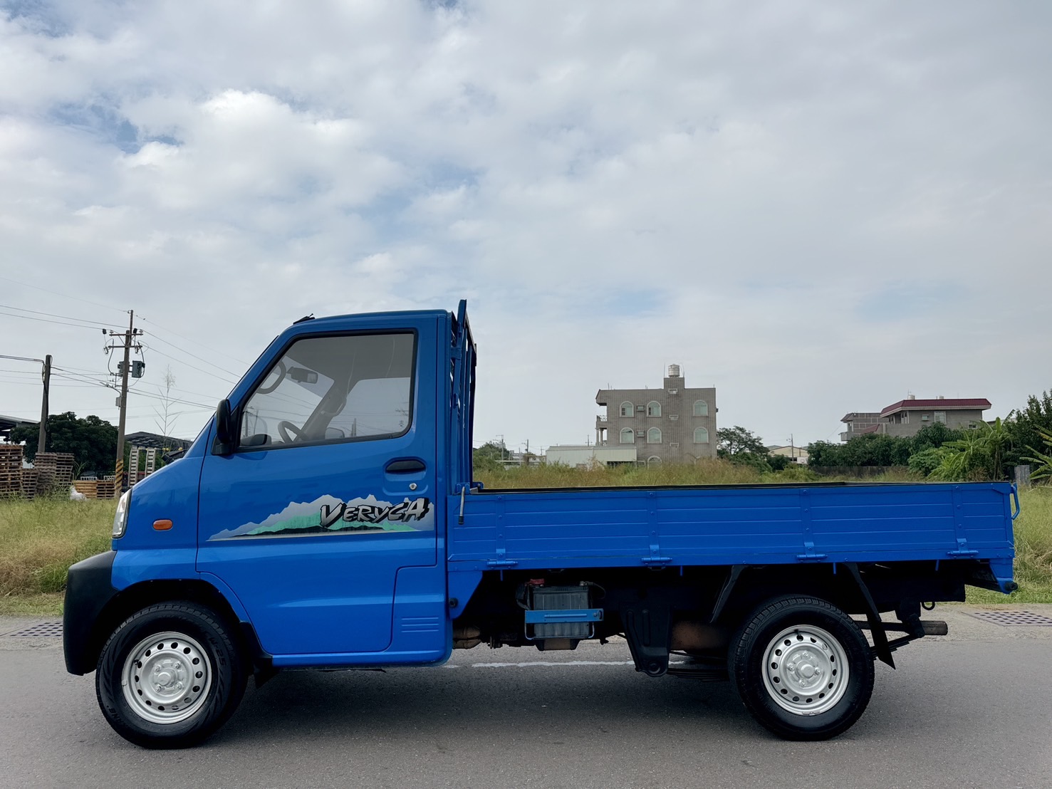 2013年 中華菱利 1.2L 貨車   里程保證~框式木床車型~省油省稅金~載貨空間大~商用賺錢最佳發財工具~第一首選~  第5張相片