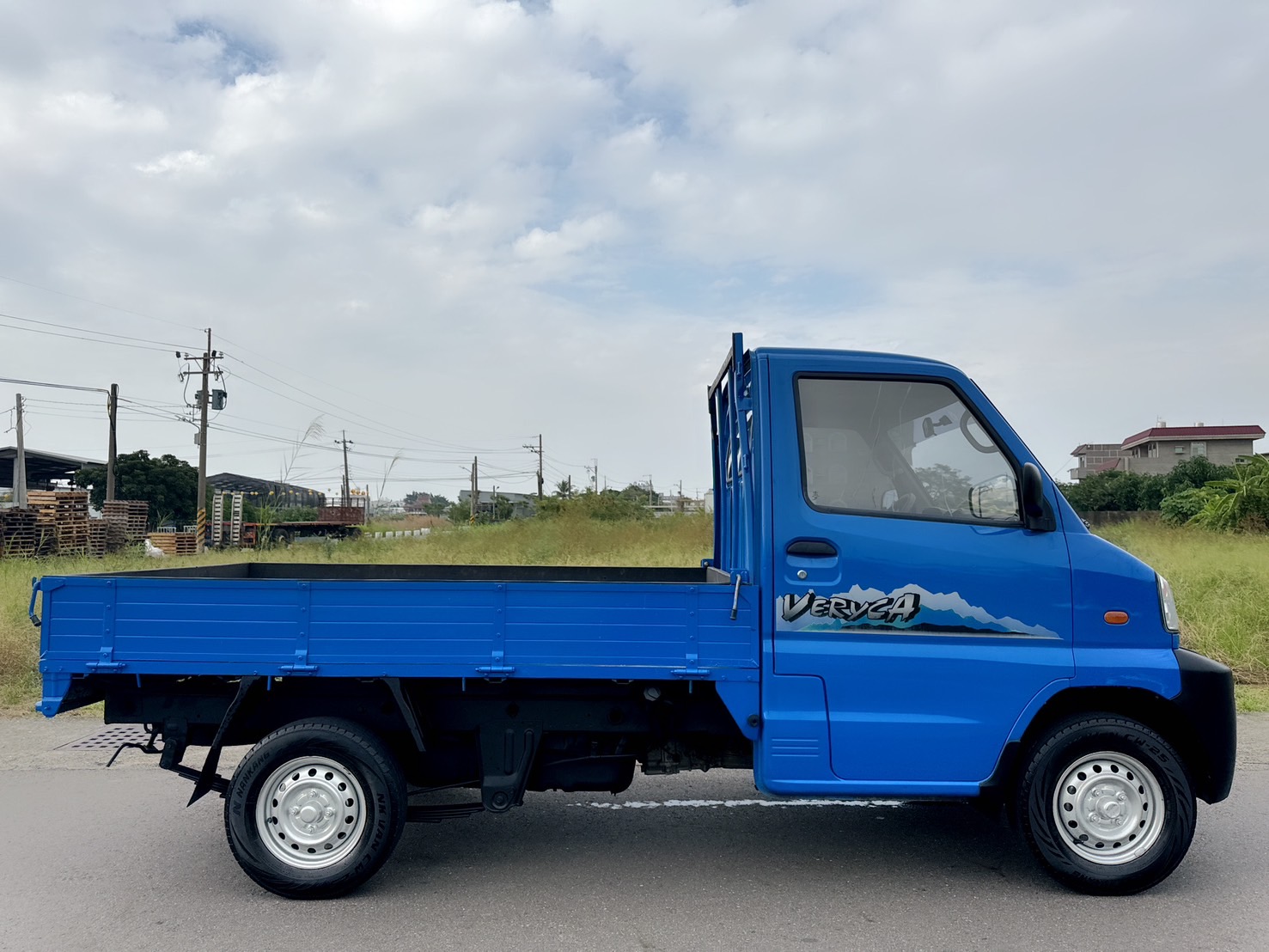 2013年 中華菱利 1.2L 貨車   里程保證~框式木床車型~省油省稅金~載貨空間大~商用賺錢最佳發財工具~第一首選~  第6張相片