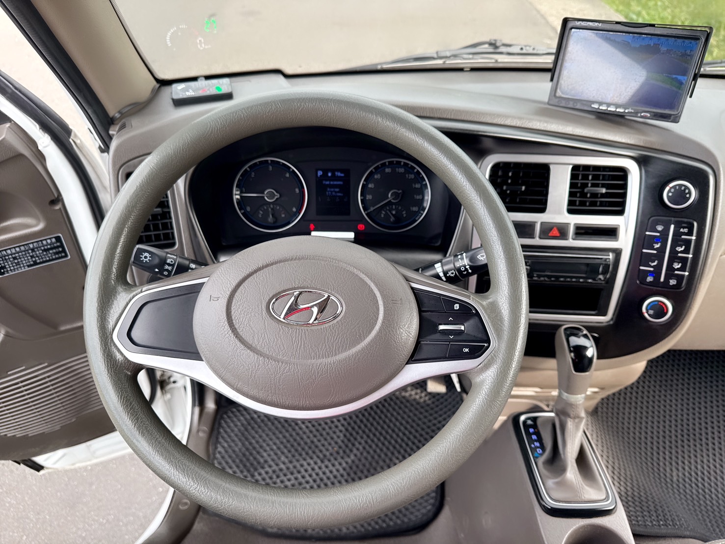 2021年 現代 小霸王 雙廂六人貨車  市場稀缺車型~搭載四錄環景系統~<自排>~老闆or員工都可輕鬆駕馭~載人+載貨一次搞定~最佳商用工具~  第9張相片