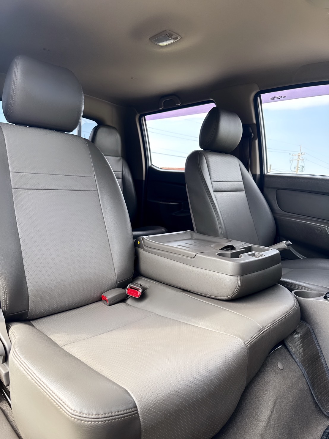 2021年 現代 小霸王 雙廂六人貨車  市場稀缺車型~搭載四錄環景系統~<自排>~老闆or員工都可輕鬆駕馭~載人+載貨一次搞定~最佳商用工具~  第17張相片