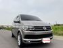 2017年 福斯 T6 Caravelle TDI  整車如新~150P~大馬力+高扭力~  五門八座+左右側滑門~上下車輕鬆便利  出外旅遊or商務接送~必備廂型車首選!  第2張縮圖