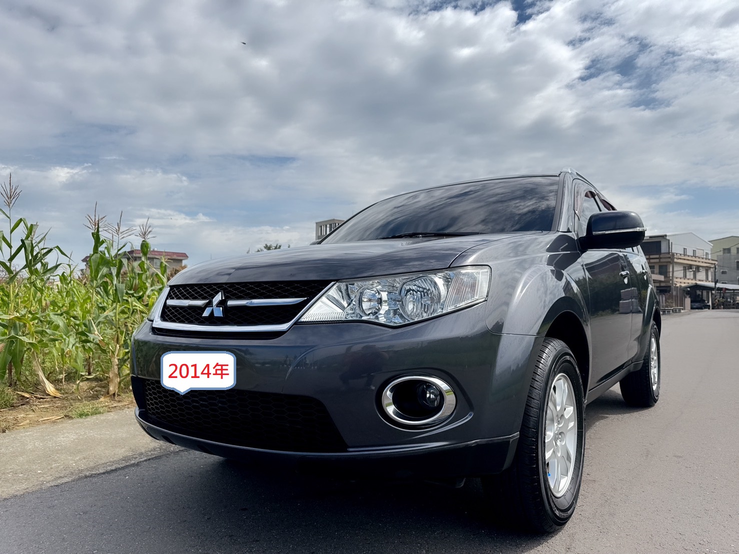 2014年 三菱 OUTLANDER 休旅車  超低里程~年均里程5700公里~經典車款~妥善率高~動力極佳~上下對開尾門+後座可摺疊收納彈性~CP值最高的SUV車型~休旅車首選~  第1張相片