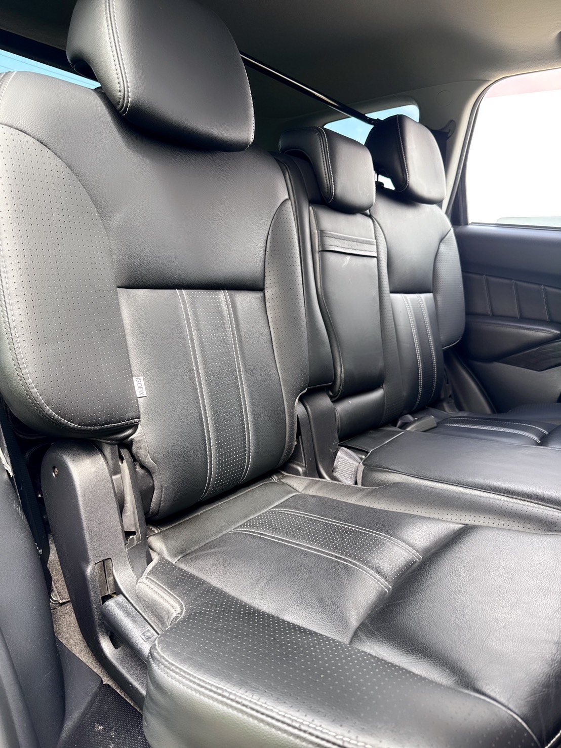 2014年 三菱 OUTLANDER 休旅車  超低里程~年均里程5700公里~經典車款~妥善率高~動力極佳~上下對開尾門+後座可摺疊收納彈性~CP值最高的SUV車型~休旅車首選~  第17張相片
