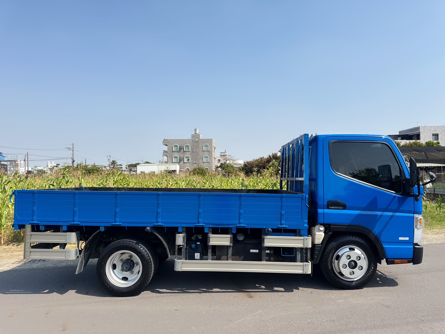 2022年 FUSO 堅達 11.5尺 貨車  原版件~一手車~全程原廠保養~載重正5噸！四錄影像+框式木床~工作好幫手 商務運輸最佳發財工具~  第6張相片
