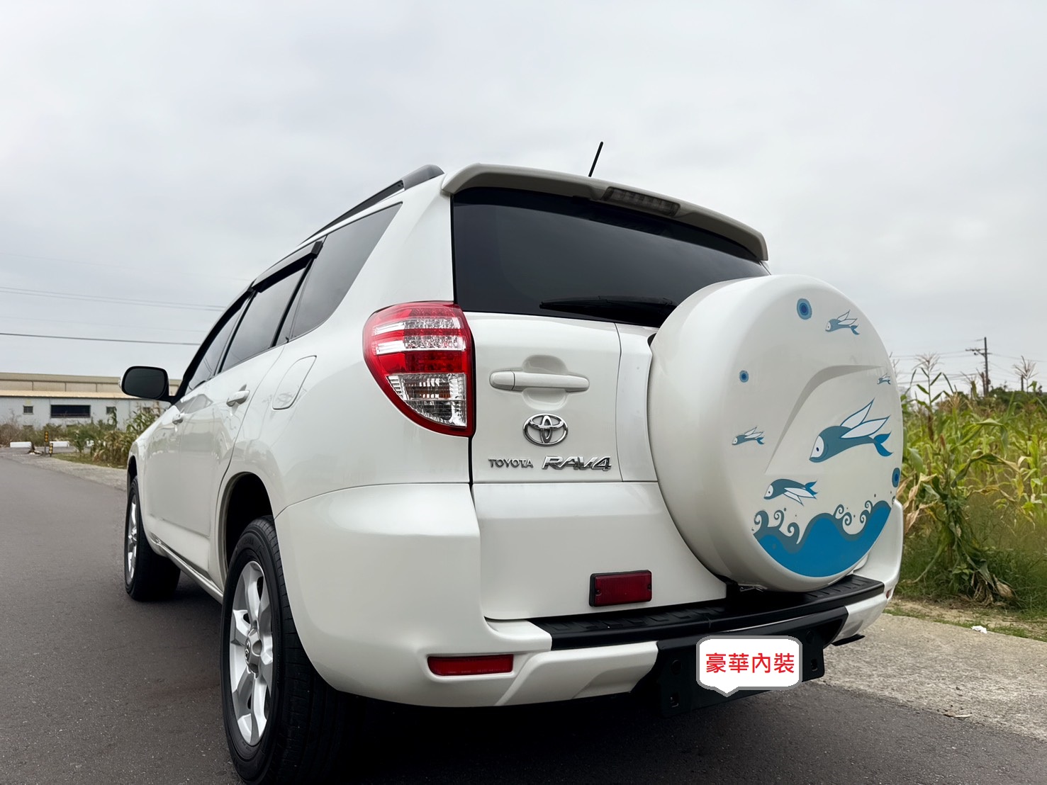 2010年 TOYOTA RAV4 E版  日系原裝進口休旅車~妥善率高~強勁動力~豪華內裝~後廂空間大~工作or家庭用車經典之選休旅車~  第2張相片