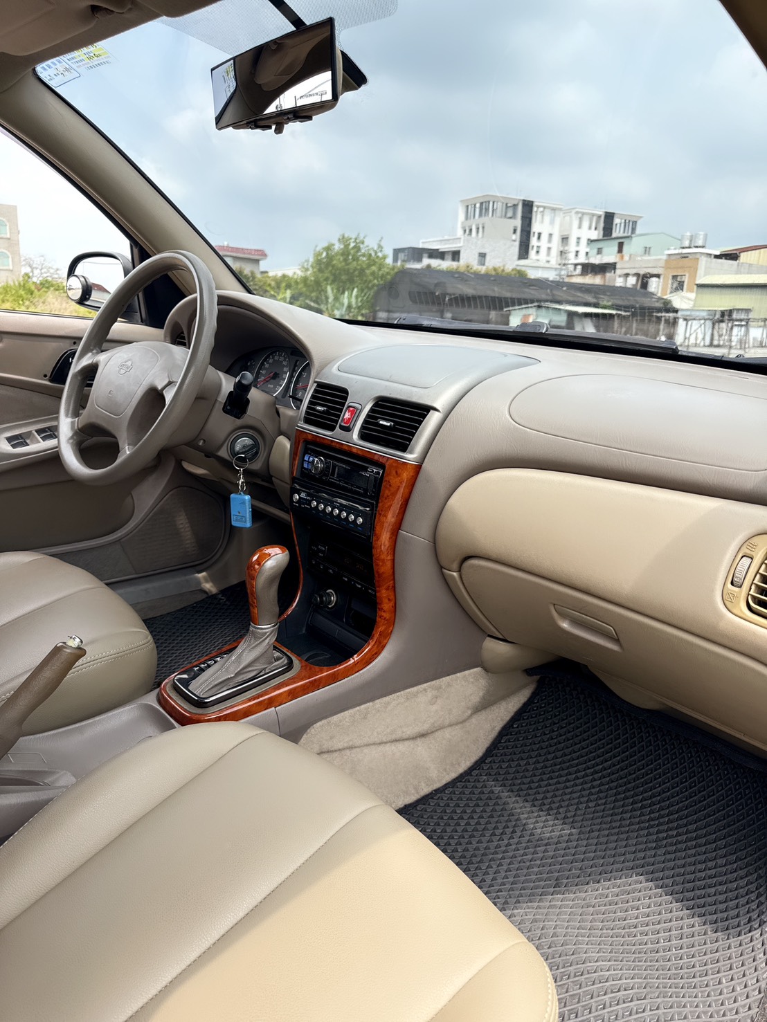 2002年 日產 SENTRA 180  擋風遮雨絕佳好車~省油省稅金-好保養~  機車價~優質代步車首選!  第14張相片