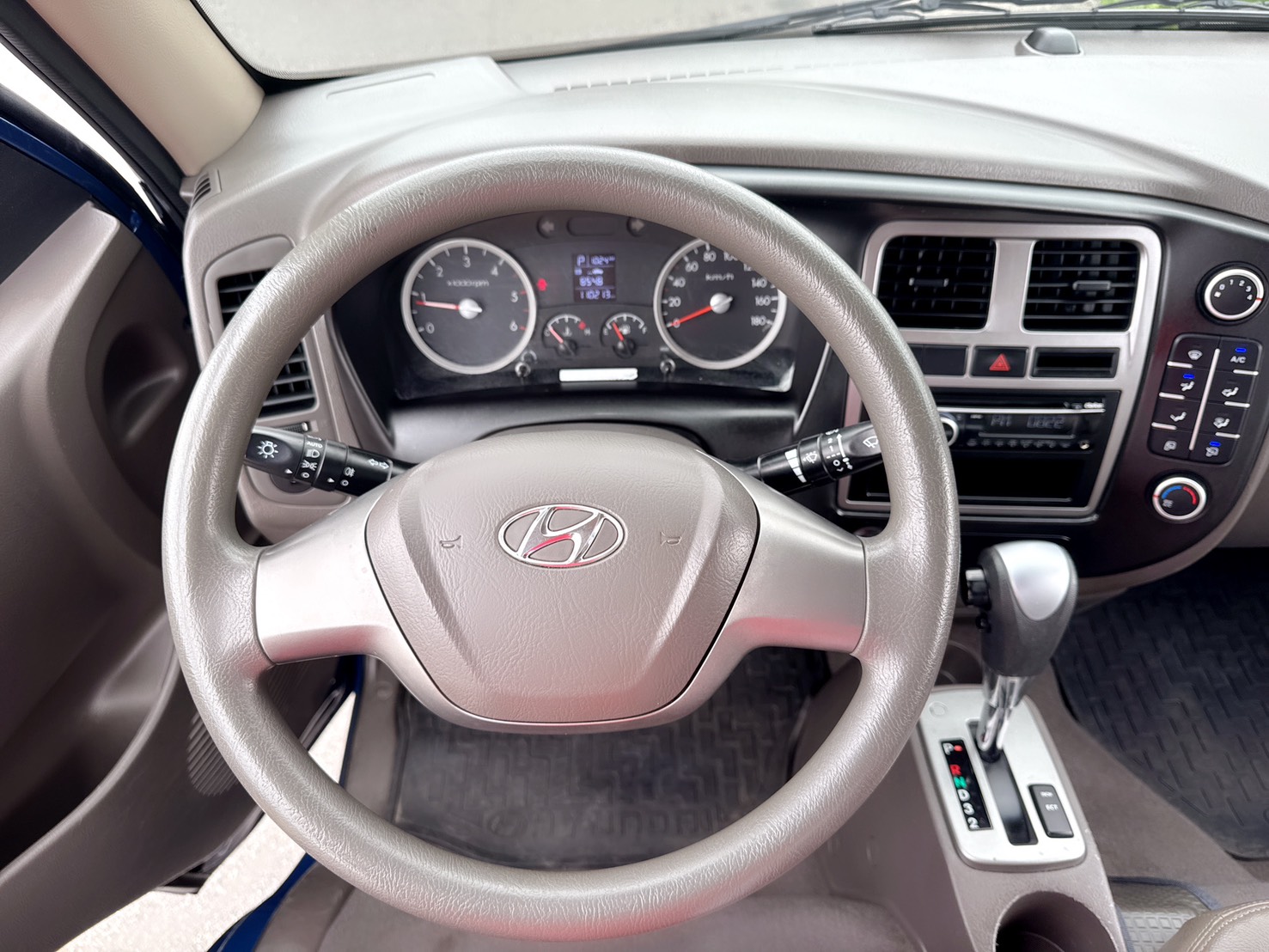 2019年 現代 Porter 小霸王  「稀有」大單廂豪華座艙車型  自排車型~原廠保養~總重3.25噸  搭載升降尾門~商用運輸載貨首選!  第8張相片