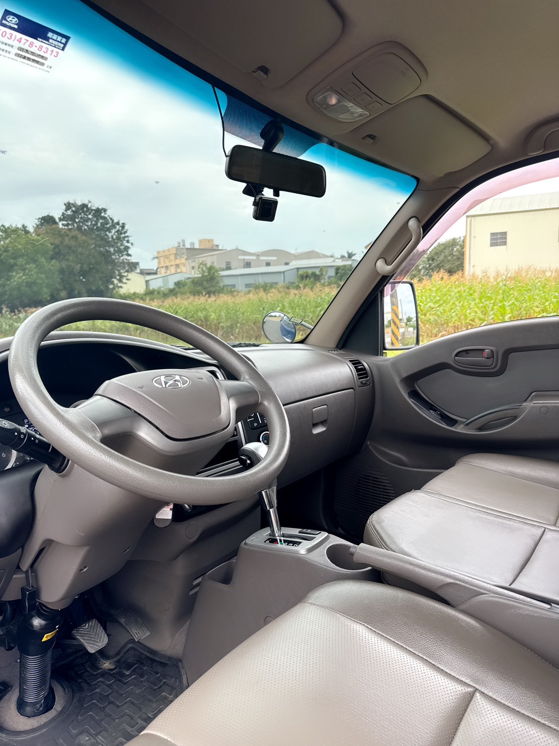 2019年 現代 Porter 小霸王  「稀有」大單廂豪華座艙車型  自排車型~原廠保養~總重3.25噸  搭載升降尾門~商用運輸載貨首選!  第11張相片