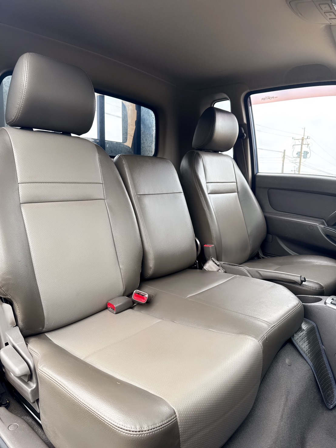 2019年 現代 Porter 小霸王  「稀有」大單廂豪華座艙車型  自排車型~原廠保養~總重3.25噸  搭載升降尾門~商用運輸載貨首選!  第14張相片