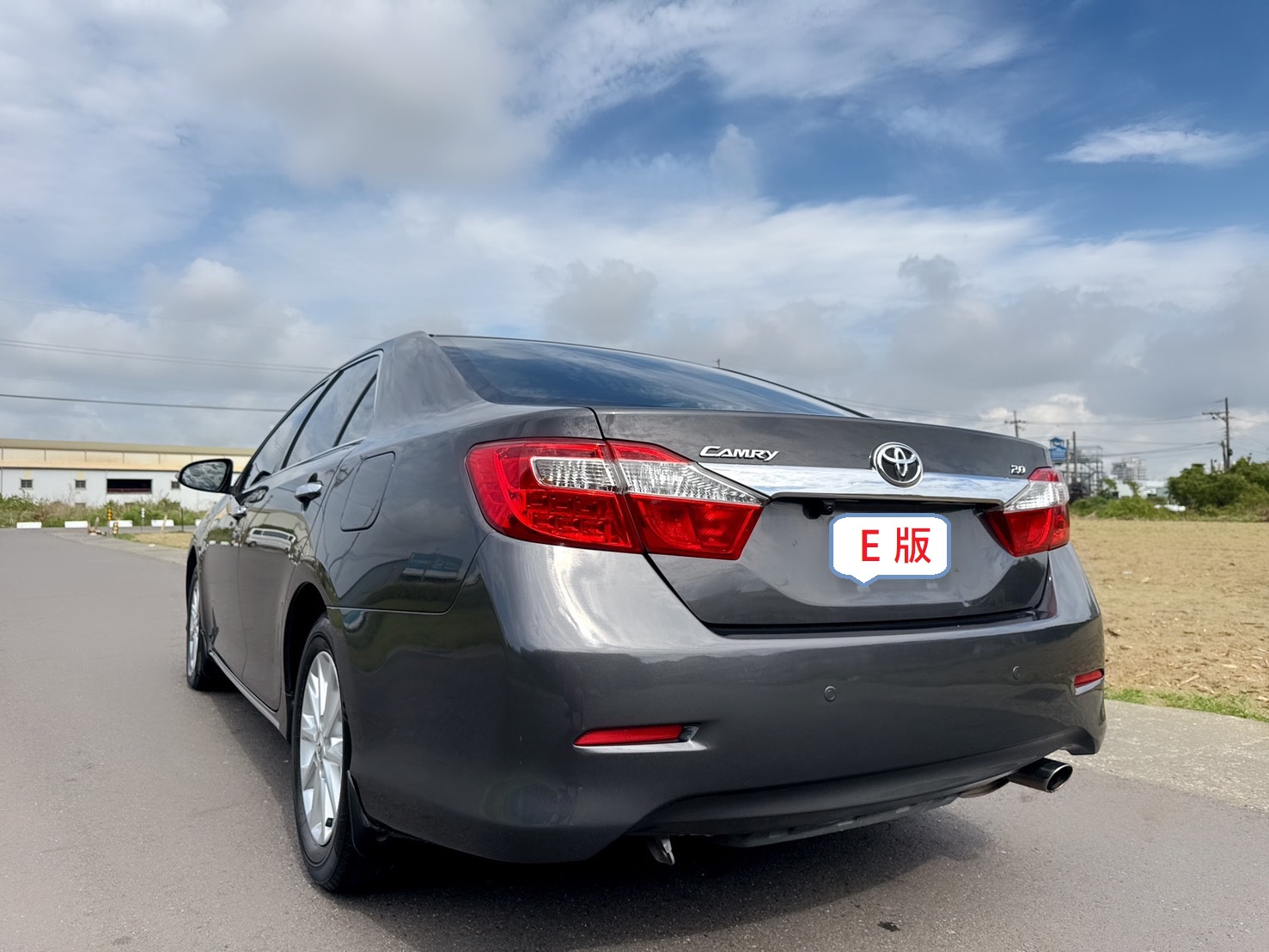 2012年 豐田 CAMRY E版  經典車型~車室大空間豪華房車  超低里程~高妥善率~全車原版件~代步商務通勤低調奢華房車首選  第3張相片