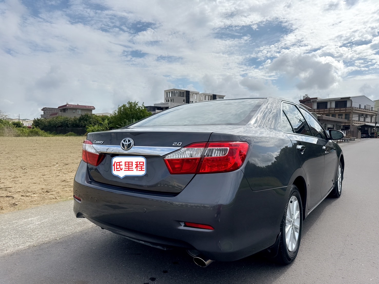 2012年 豐田 CAMRY E版  經典車型~車室大空間豪華房車  超低里程~高妥善率~全車原版件~代步商務通勤低調奢華房車首選  第4張相片