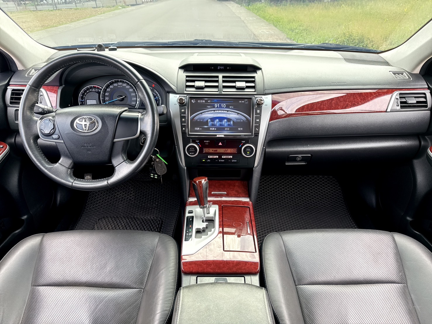 2012年 豐田 CAMRY E版  經典車型~車室大空間豪華房車  超低里程~高妥善率~全車原版件~代步商務通勤低調奢華房車首選  第5張相片