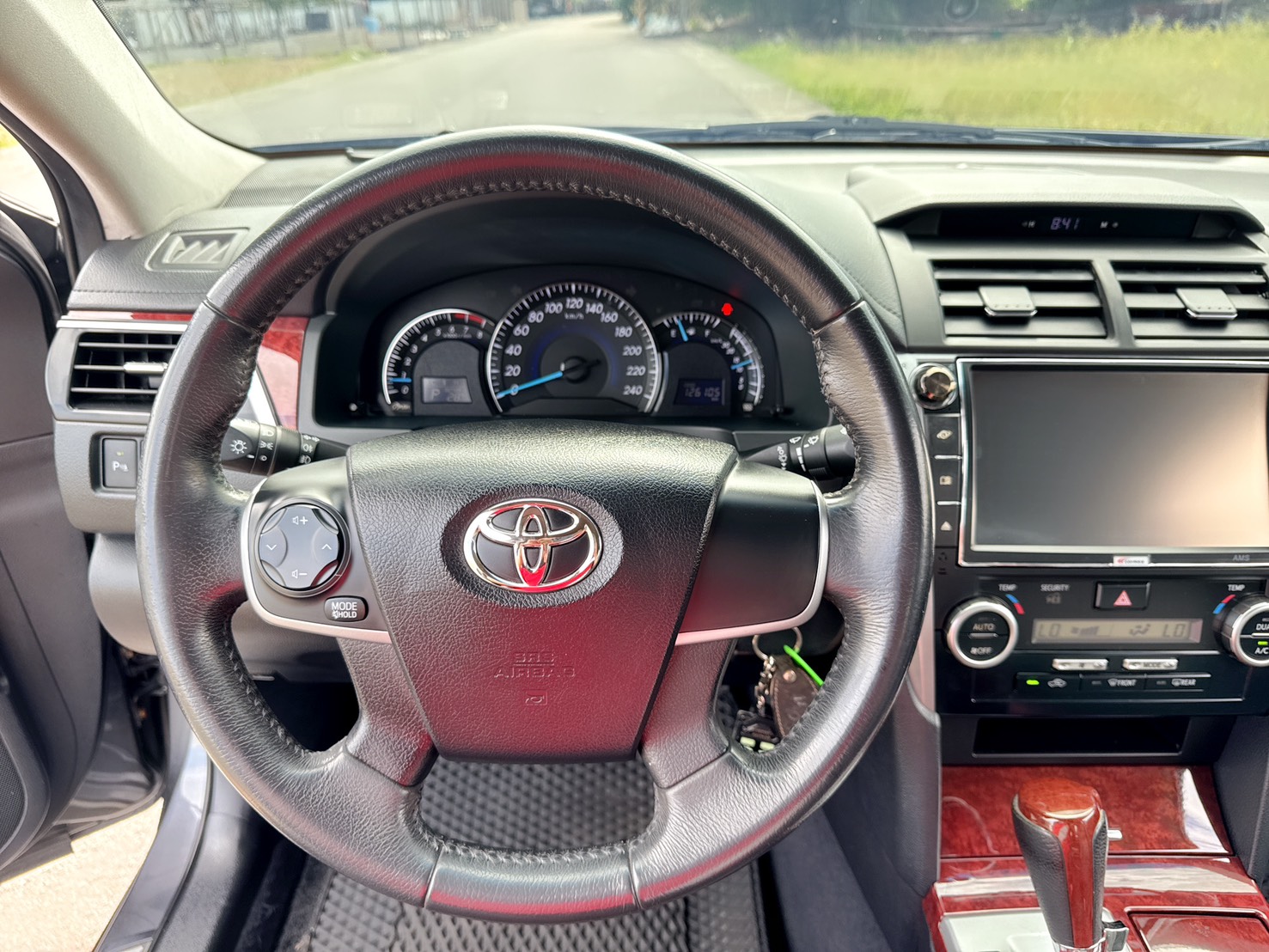 2012年 豐田 CAMRY E版  經典車型~車室大空間豪華房車  超低里程~高妥善率~全車原版件~代步商務通勤低調奢華房車首選  第7張相片
