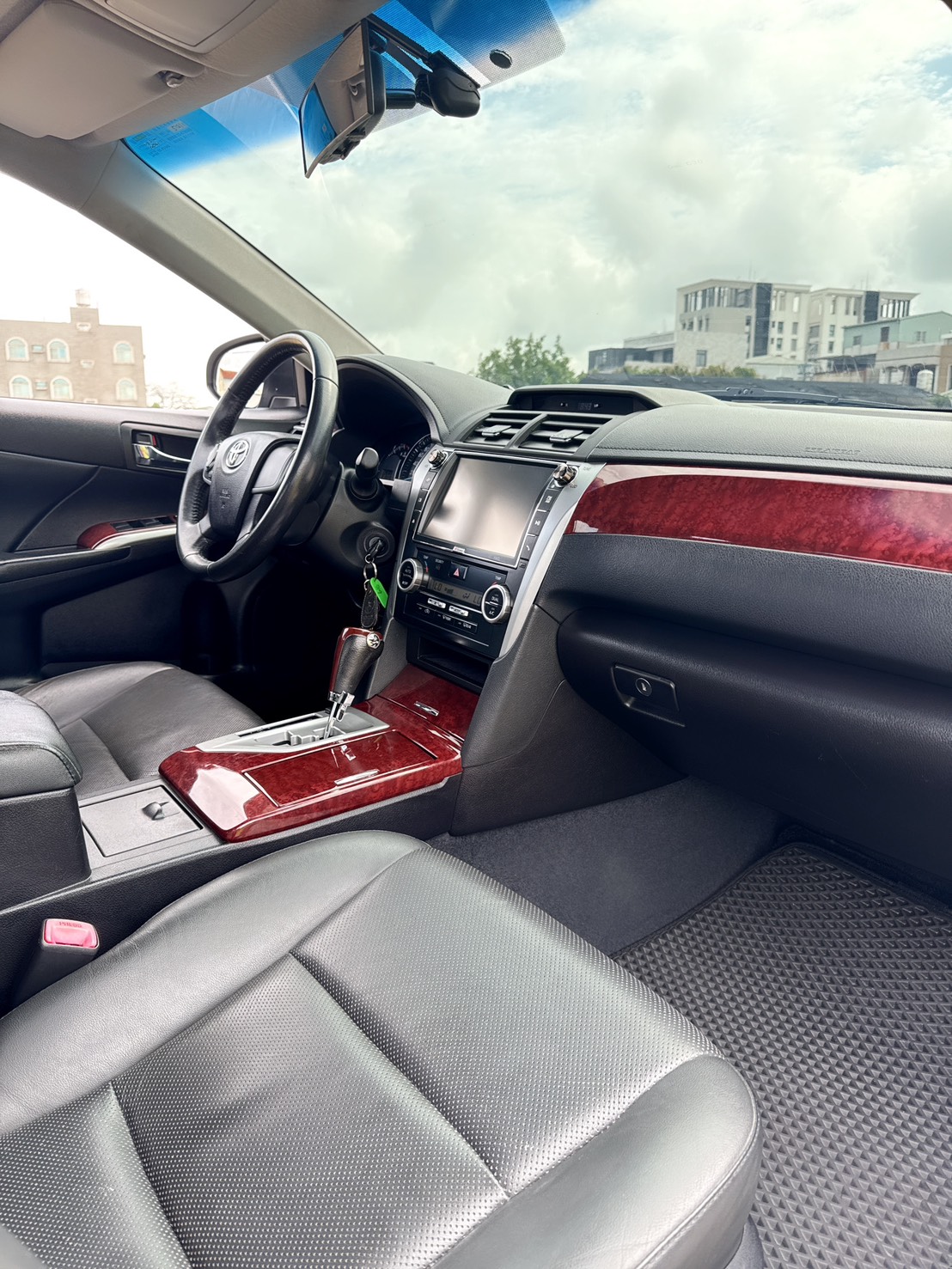 2012年 豐田 CAMRY E版  經典車型~車室大空間豪華房車  超低里程~高妥善率~全車原版件~代步商務通勤低調奢華房車首選  第14張相片