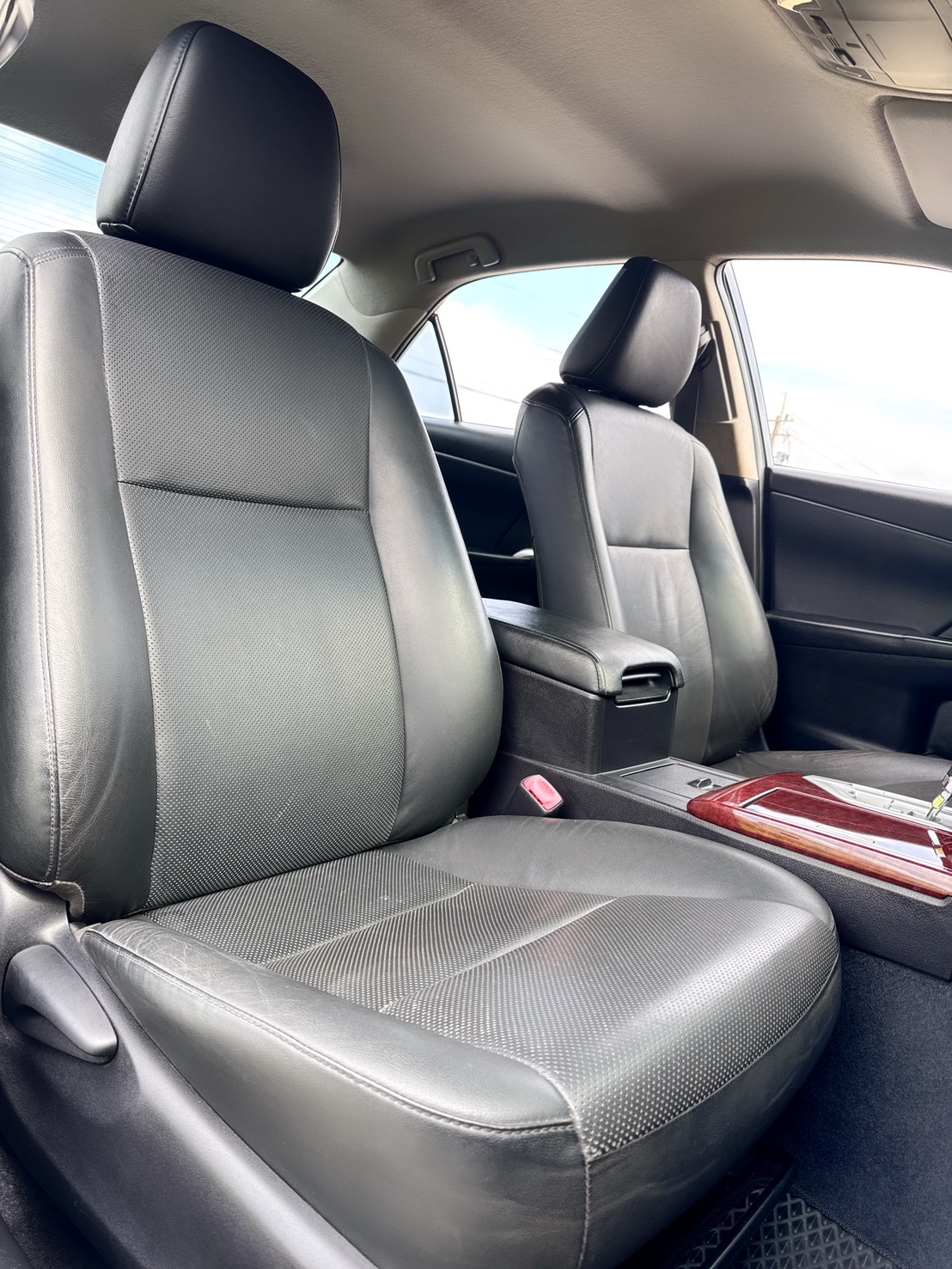2012年 豐田 CAMRY E版  經典車型~車室大空間豪華房車  超低里程~高妥善率~全車原版件~代步商務通勤低調奢華房車首選  第15張相片