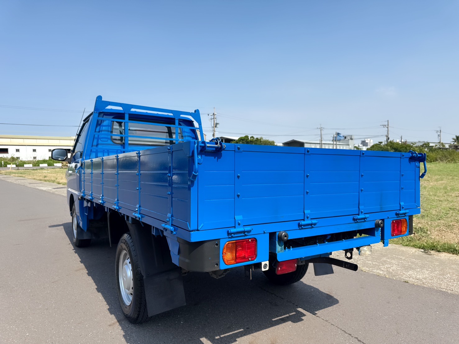 2020年 三菱 2.4L 得利卡貨車   市場唯一兩噸半貨車~載貨空間大『自排』好上手~老闆/員工都可輕鬆駕馭  工作賺錢好幫手 發財商用車-第一首選  第3張相片