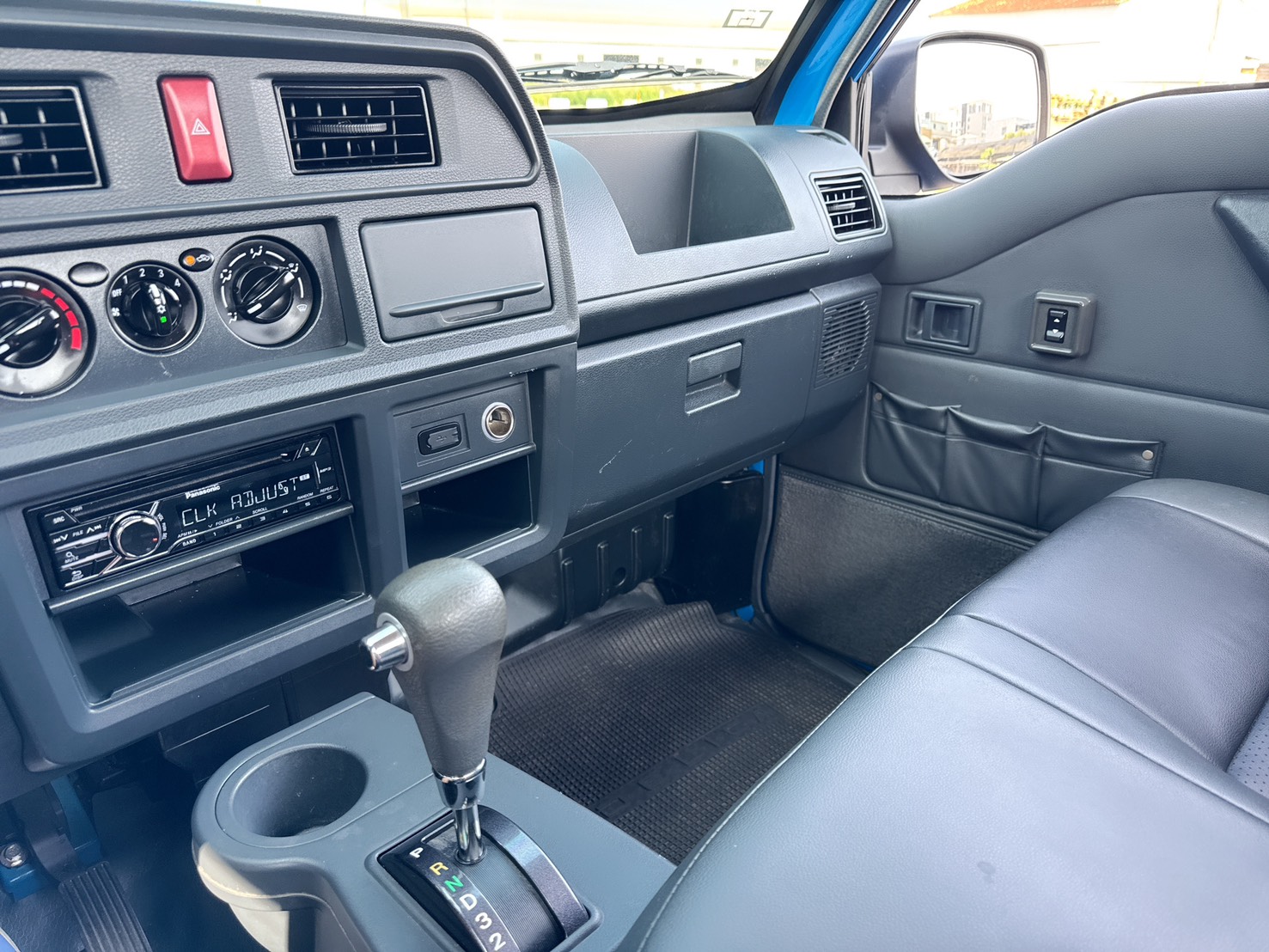 2020年 三菱 2.4L 得利卡貨車   市場唯一兩噸半貨車~載貨空間大『自排』好上手~老闆/員工都可輕鬆駕馭  工作賺錢好幫手 發財商用車-第一首選  第9張相片