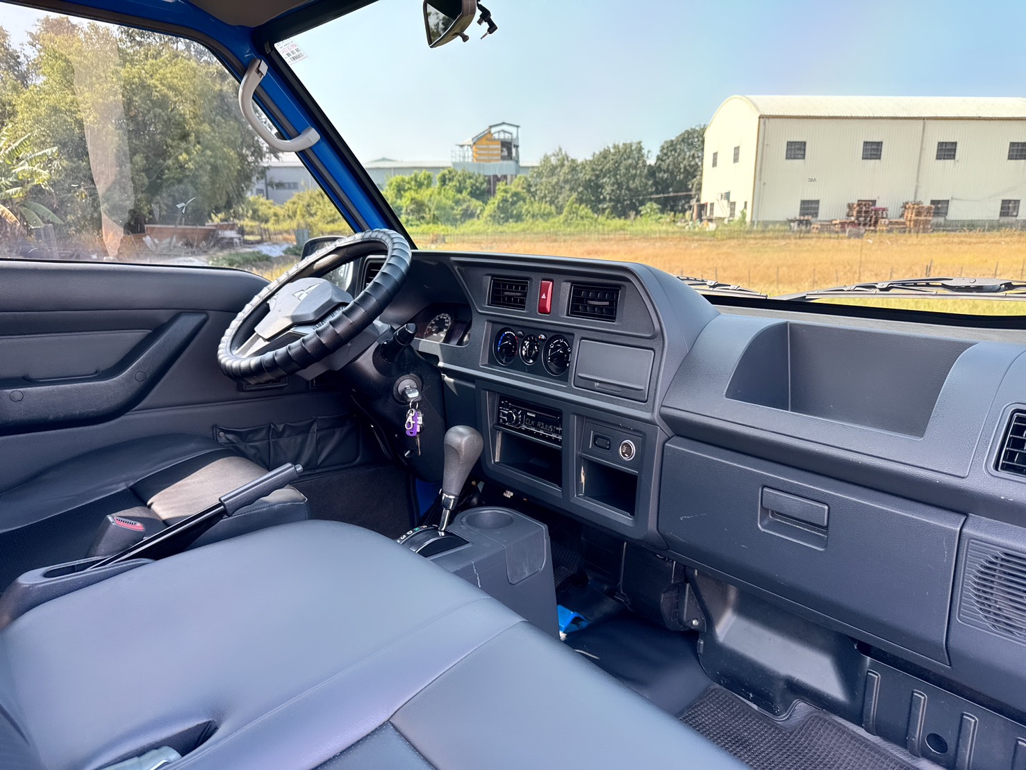 2020年 三菱 2.4L 得利卡貨車   市場唯一兩噸半貨車~載貨空間大『自排』好上手~老闆/員工都可輕鬆駕馭  工作賺錢好幫手 發財商用車-第一首選  第13張相片