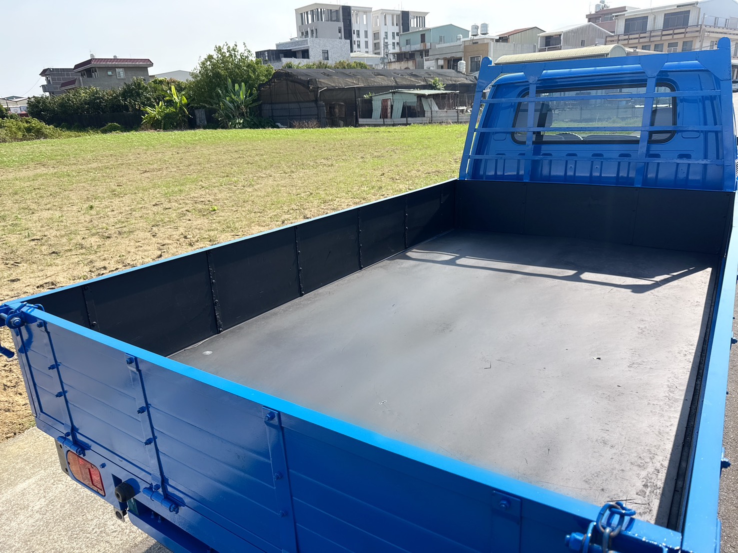 2020年 三菱 2.4L 得利卡貨車   市場唯一兩噸半貨車~載貨空間大『自排』好上手~老闆/員工都可輕鬆駕馭  工作賺錢好幫手 發財商用車-第一首選  第15張相片