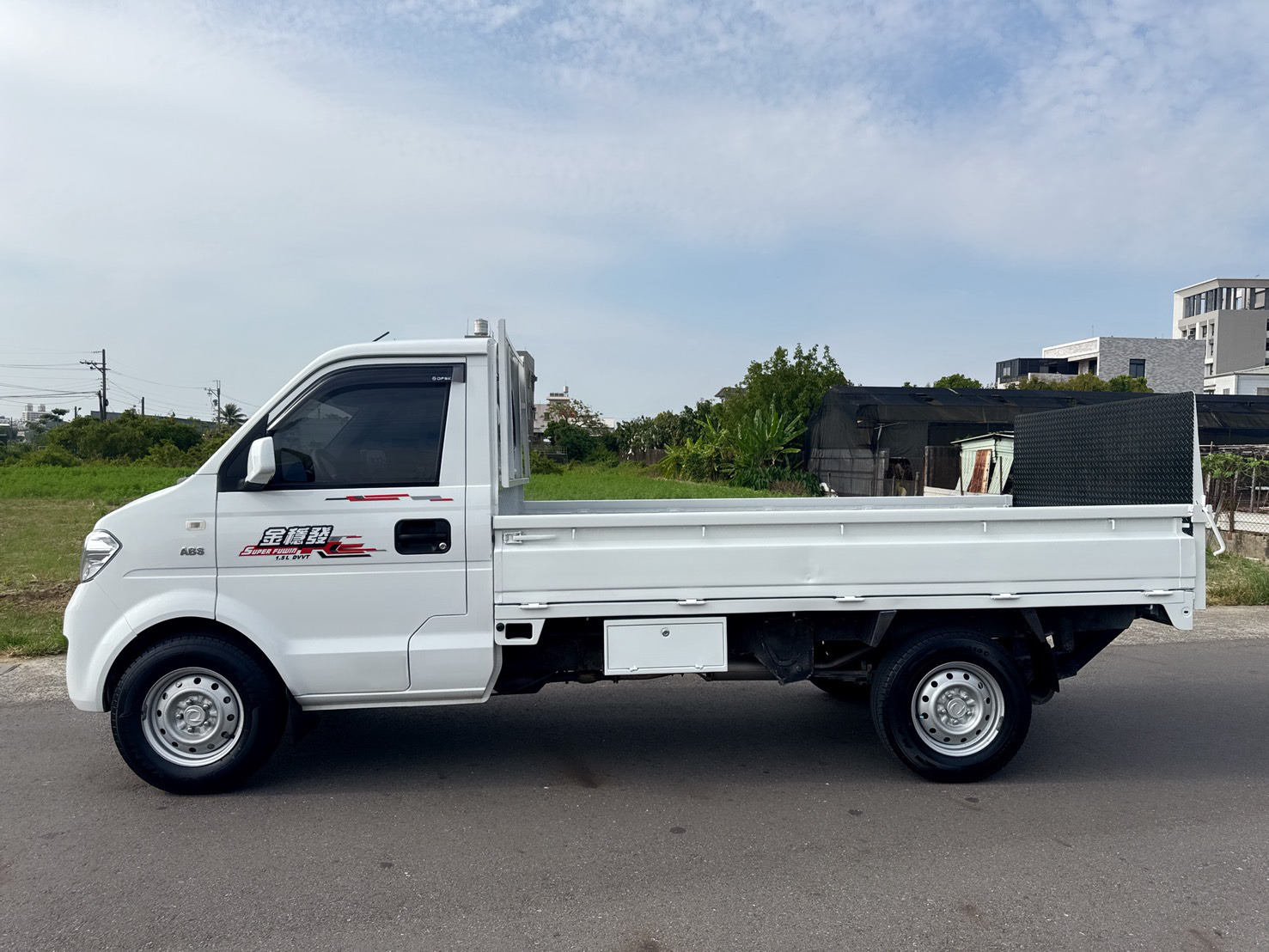 2022年 東風金穩發 長鐵床貨車  一手車~原廠保固中~搭載升降尾門+車底板  超低里程~年均里程3000公里  經濟實用平價商用車首選  第5張相片