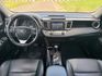 2015年 TOYOTA RAV4 2.0 L  妥善率高~大馬力~頂級配備  E-HI 頂級版 日系原裝進口休旅  工作業務or家庭用車首選休旅車  第5張縮圖